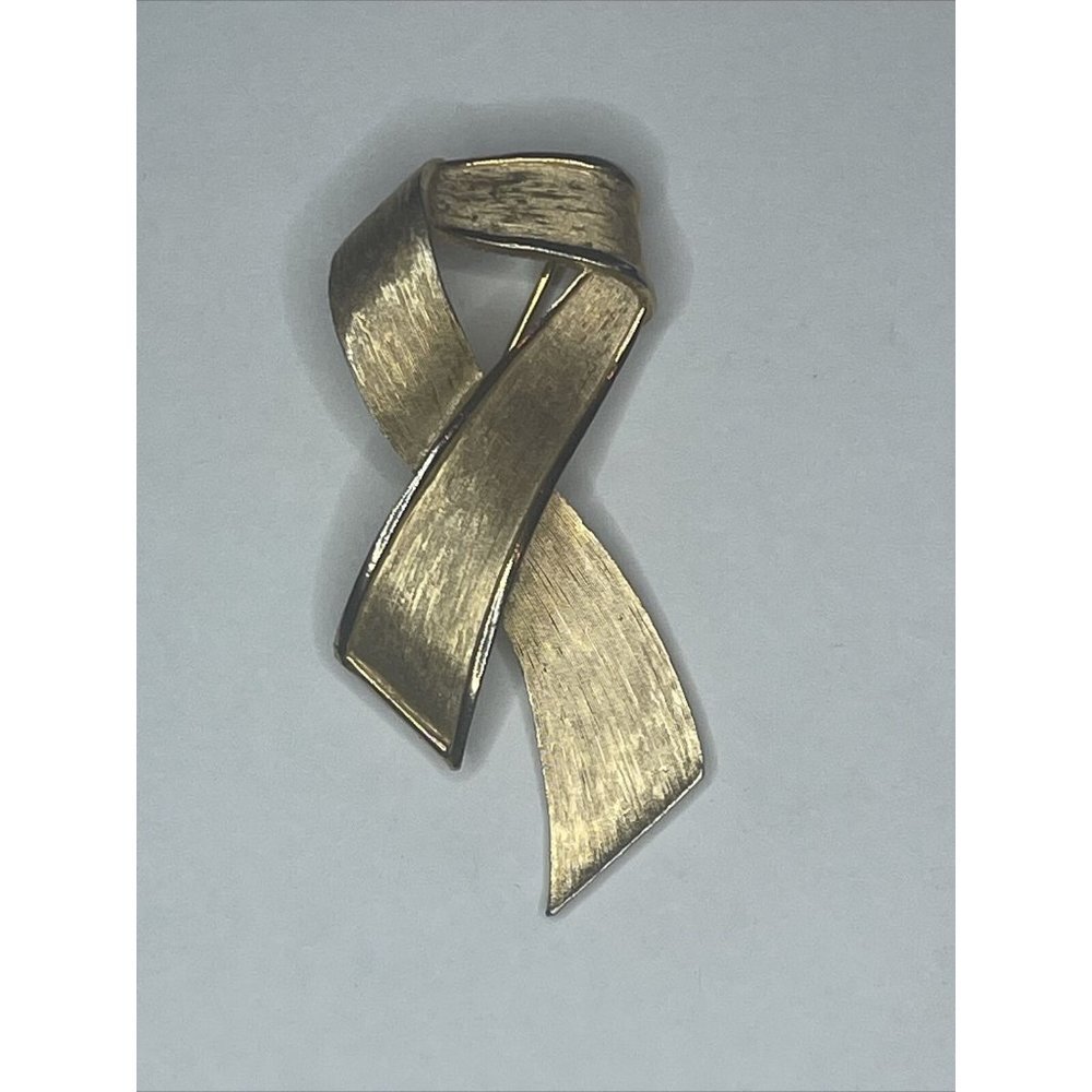 Vintage‎ SIGNED Trifari Gold Tone Ribbon Brooch